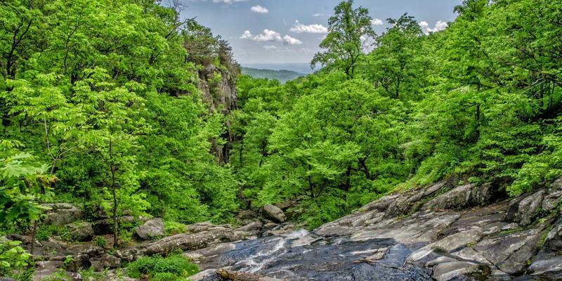 广州汇宇龙智能制造：以专业养护与精准汽车配件赋能传统汽修厂智慧转型